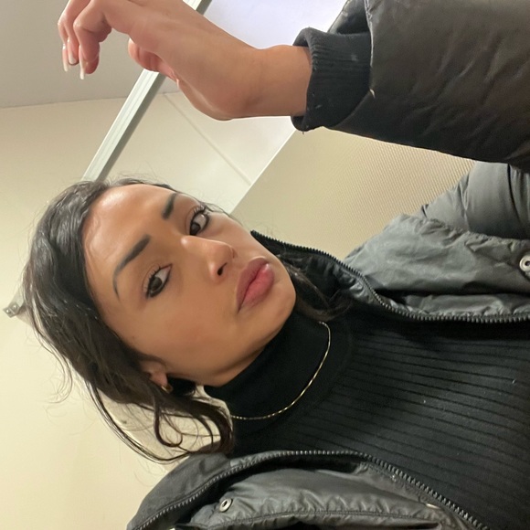 🫶🏽POSHMARK GOLD ✨ AMBASSADOR JUSTICE.🫶🏽 - Picture 8 of 12